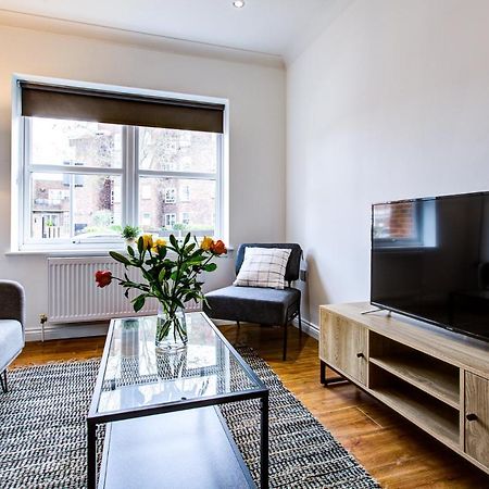 רומפורד Stylish Two Bedroom Apartment With Free Parking! מראה חיצוני תמונה