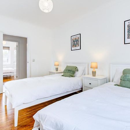 רומפורד Stylish Two Bedroom Apartment With Free Parking! מראה חיצוני תמונה