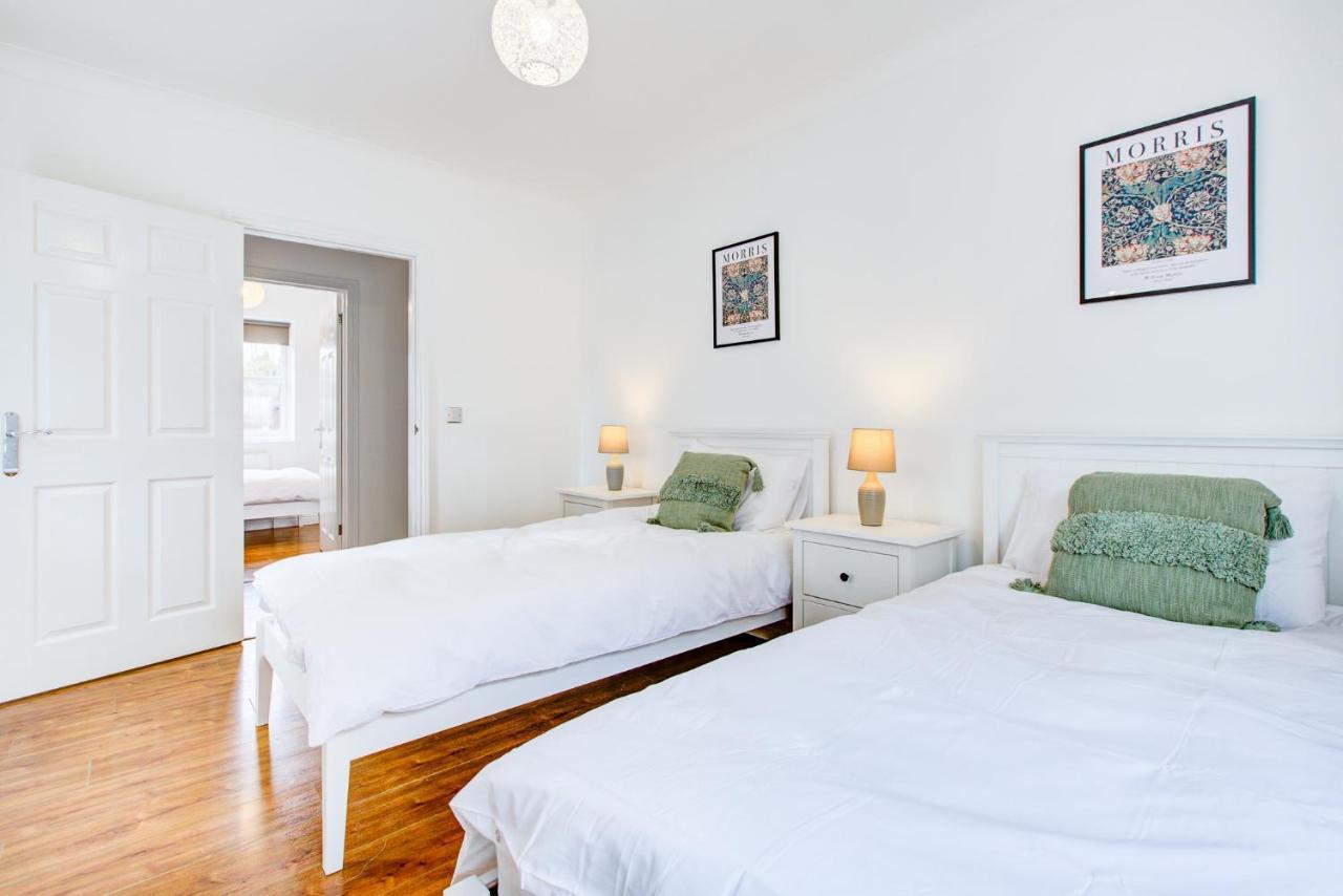 רומפורד Stylish Two Bedroom Apartment With Free Parking! מראה חיצוני תמונה
