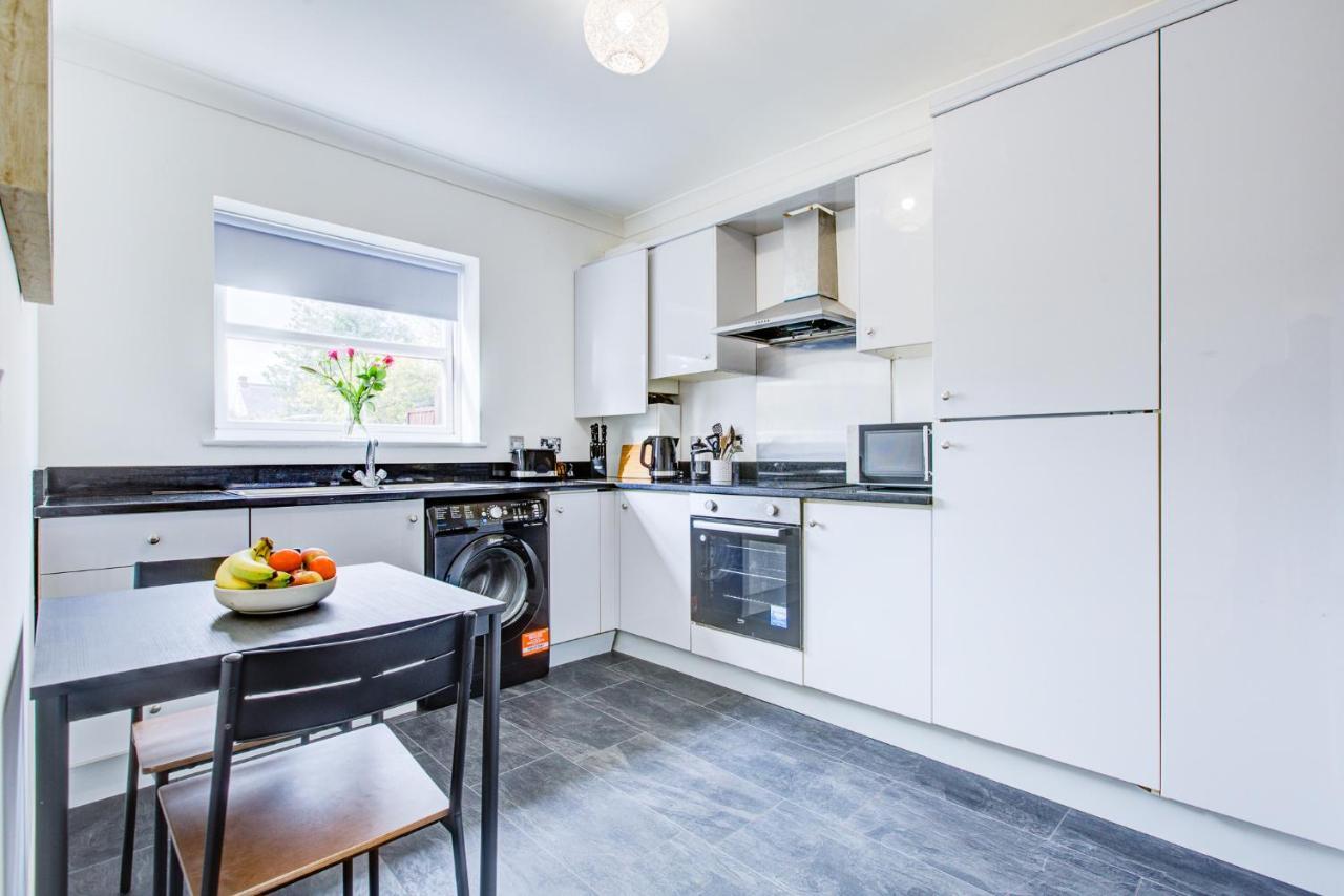 רומפורד Stylish Two Bedroom Apartment With Free Parking! מראה חיצוני תמונה